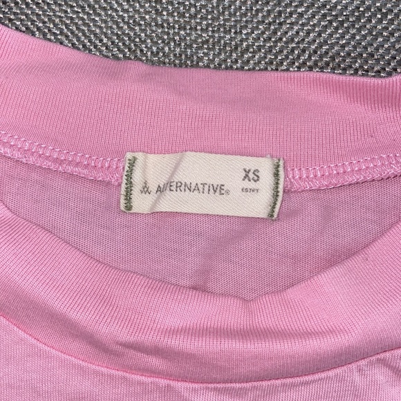 Alternative pink cropped casual top size XS - Picture 2 of 5